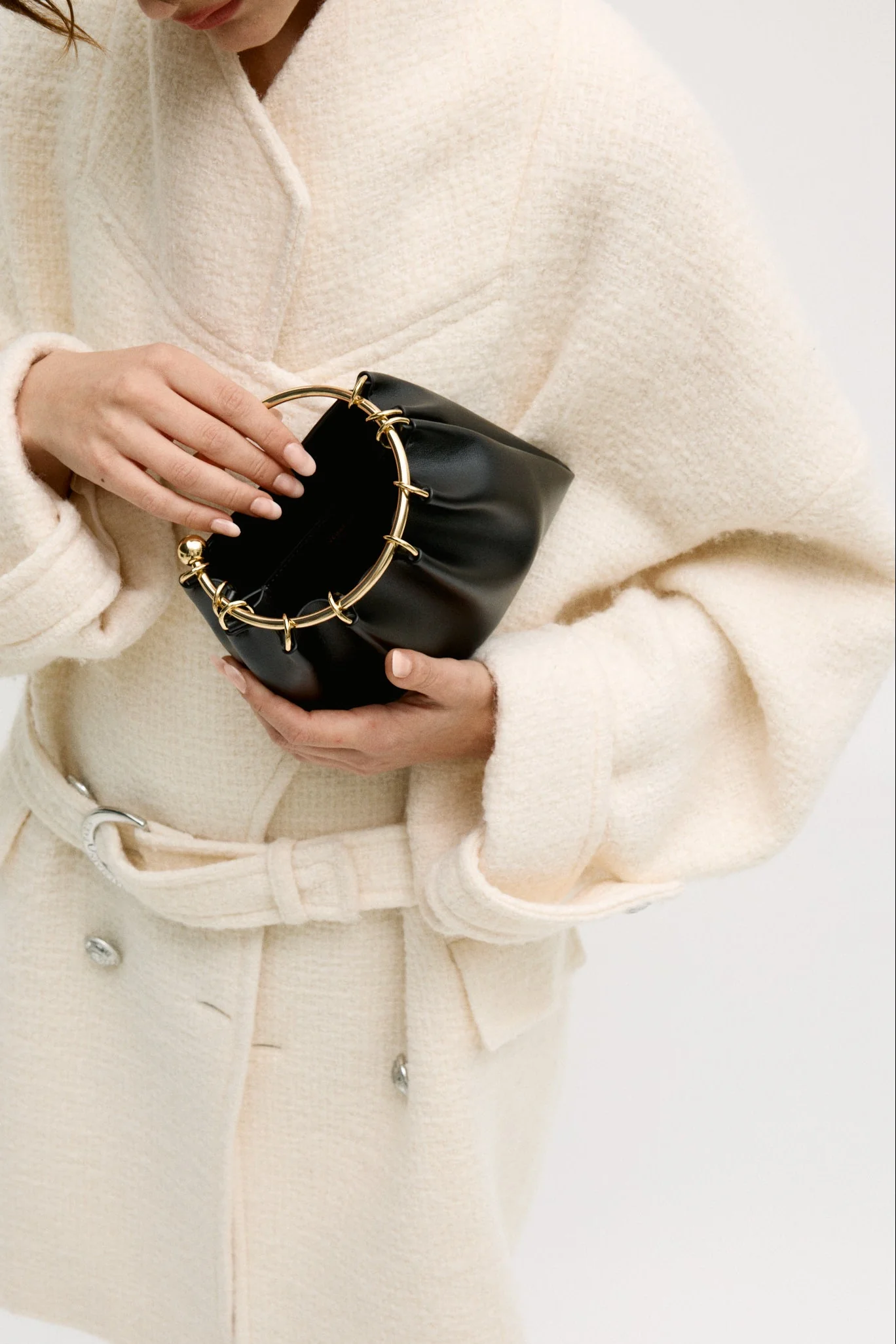 Black Ring Handle Bag - Image 8