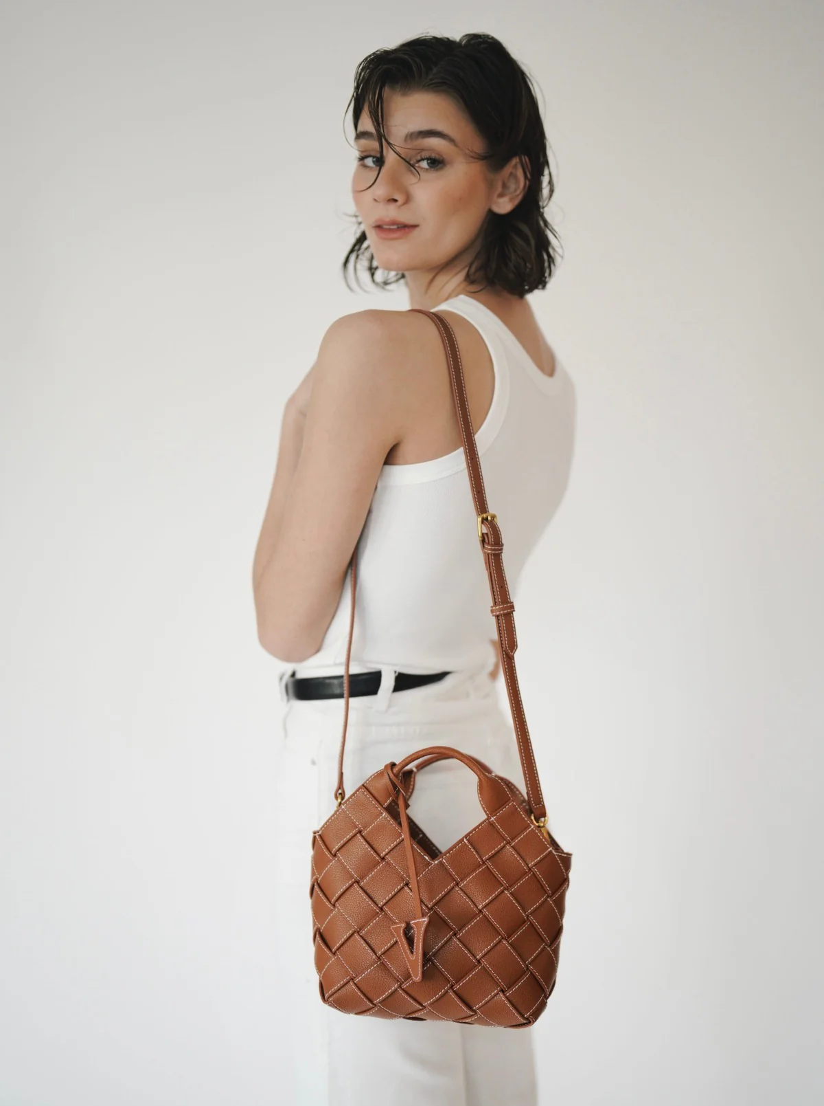 Caramel Woven Basket Bag - Image 6