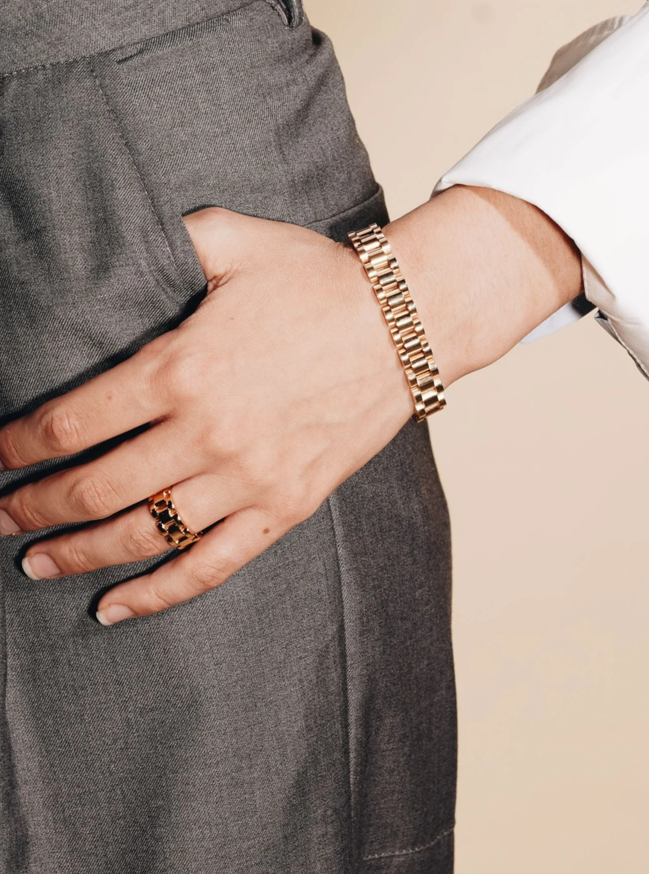 Gold three-link Open Ring - Image 6