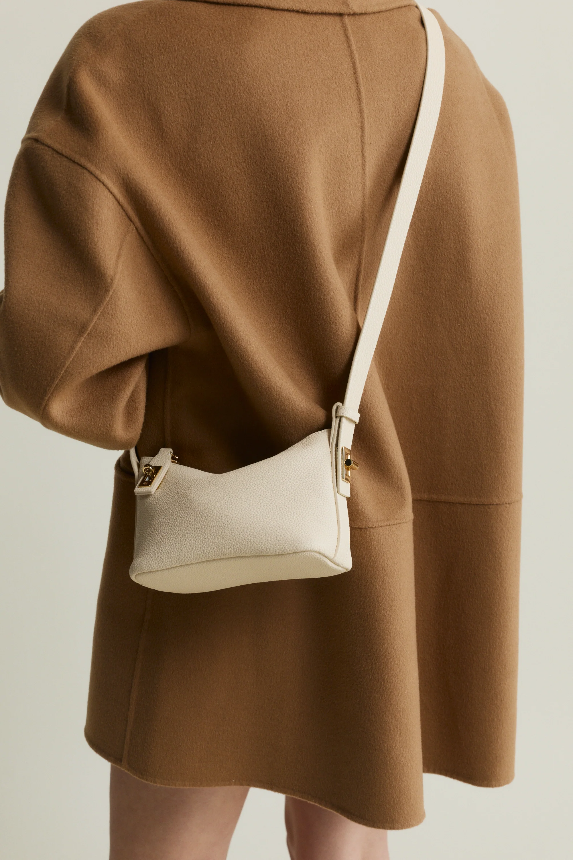 Ivory Twister Hobo Bag - Image 11