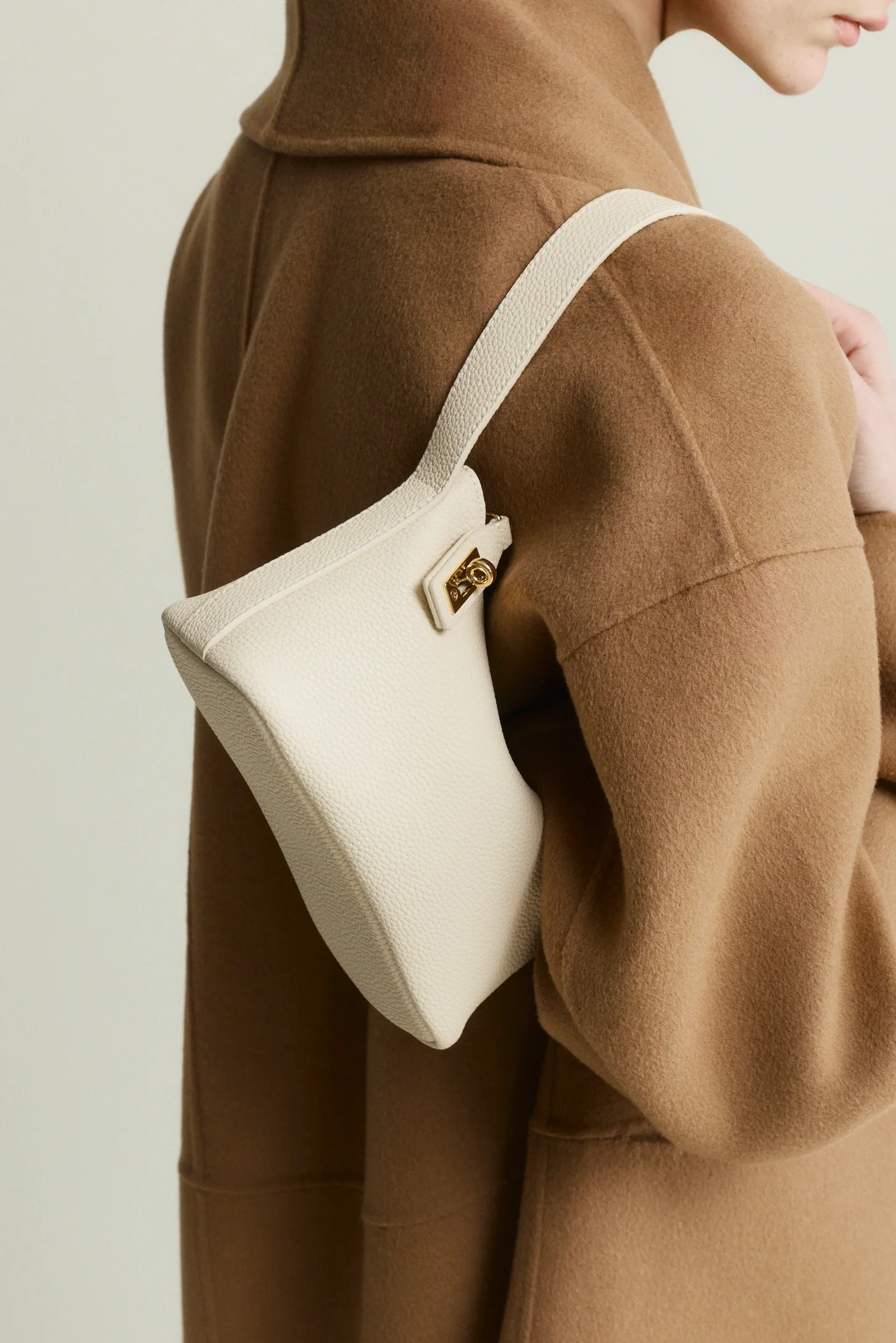 Ivory Twister Hobo Bag - Image 6