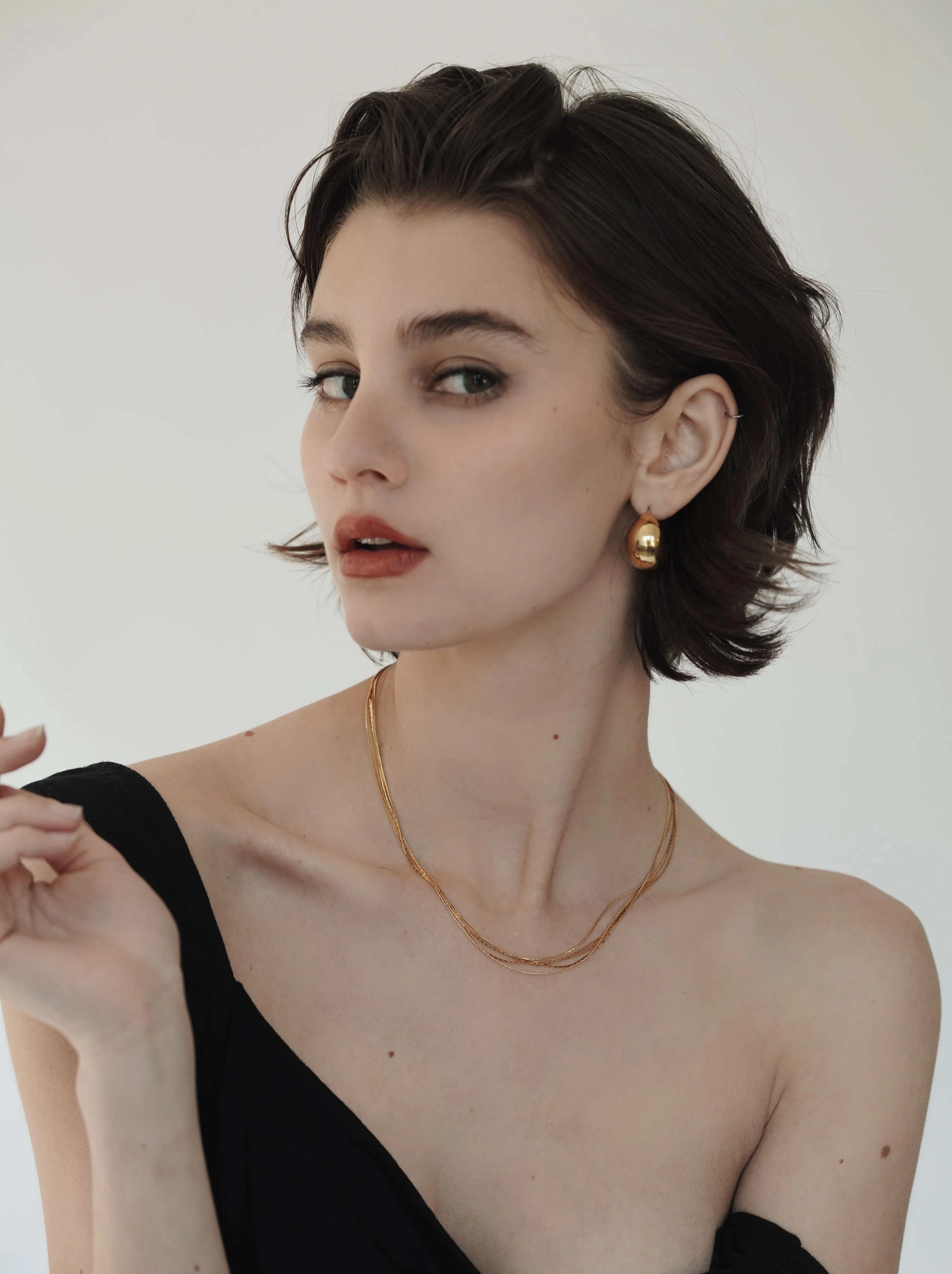Minimal Layers Necklace - Image 3