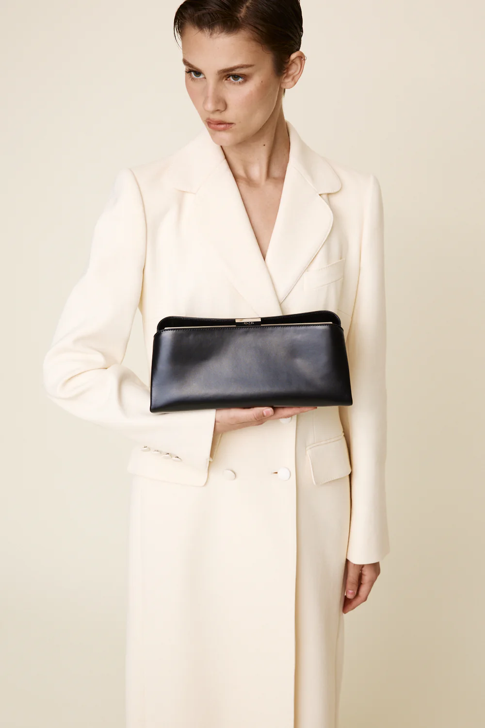 Silver Noir Éclair Bag - Image 13